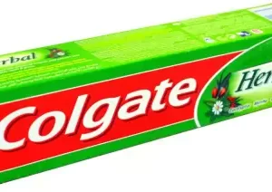 Colgate Herbal Toothpaste (200 g)